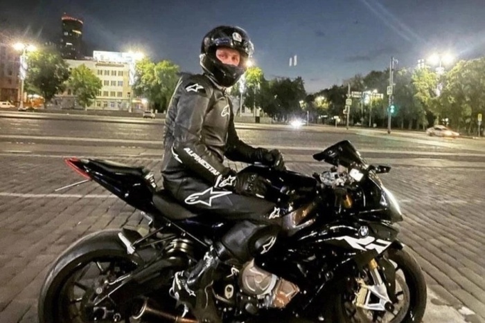 Стала известна личность байкера, который трагически погиб в Екатеринбурге