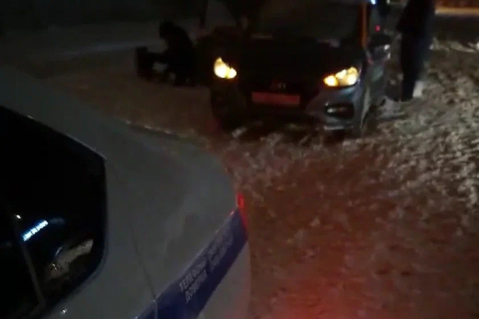 В Екатеринбурге при попытке сбыта 45 свертков мефедрона задержана женщина-водитель