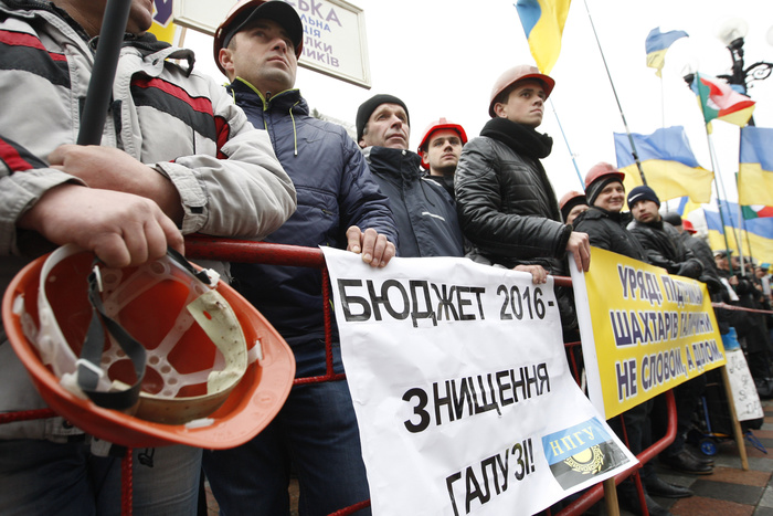 Недовольным шахтерам из Ростовской области не позволили выехать в Москву