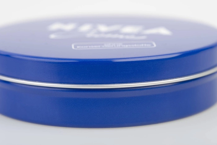 Nivea обзавелась ультраправыми поклонниками после рекламы «белое — это чистота»