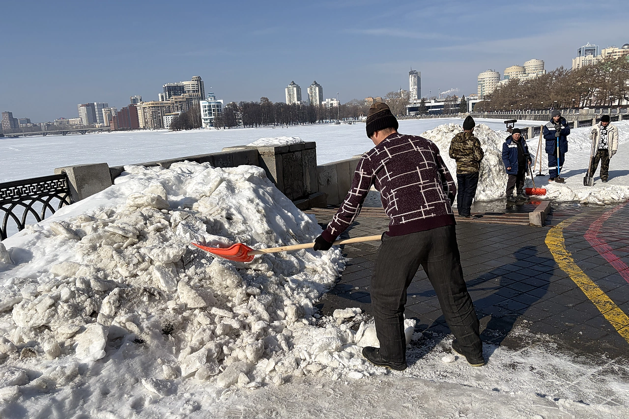 В Свердловской области мигрантам запретили работать в 20 сферах деятельности