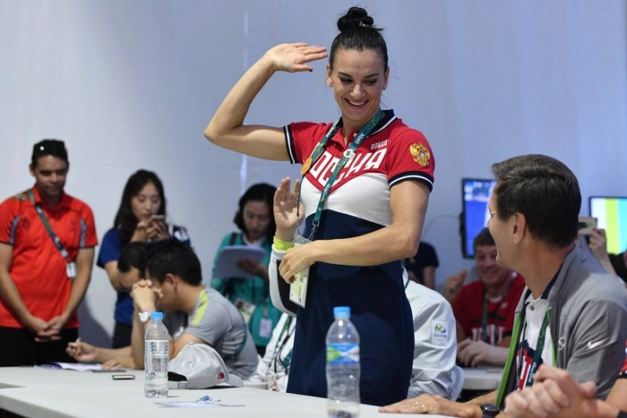 Исинбаева объявила о завершении спортивной карьеры