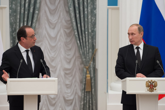 Песков прокомментировал возможную отмену встречи Путина и Олланда
