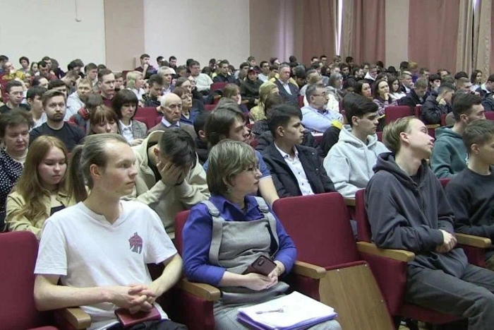 В Екатеринбурге полиция провела профилактику мошенничества в УГЛТУ