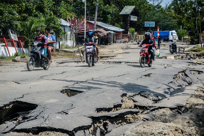 Извержение вслед за землетрясением: на Сулавеси ожил вулкан
