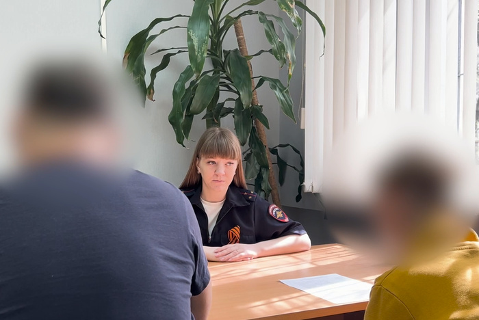 В Екатеринбурге мошенники «похитили» пятиклассника и заставили его вскрыть отцовский сейф — видео