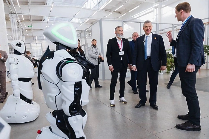 После «Реальных пацанов» лидер ЛДПР приехал в Екатеринбург