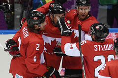 Канадские хоккеисты взяли последнее золото Олимпиады в Сочи