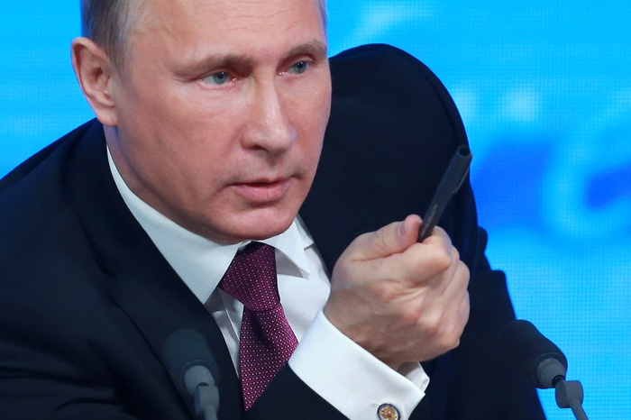 Песков опроверг слухи о рождении у Путина ребенка