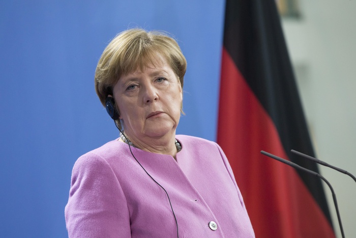 Меркель выступила за снятие санкций с России «лучше сегодня, чем завтра»