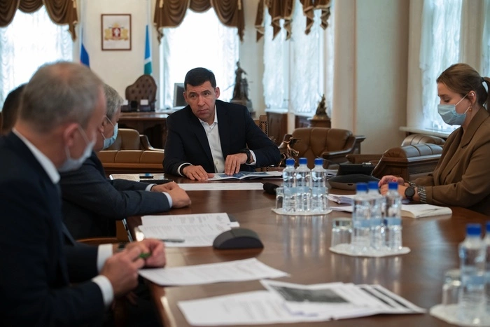 Евгений Куйвашев улетел на важные переговоры в Кремле