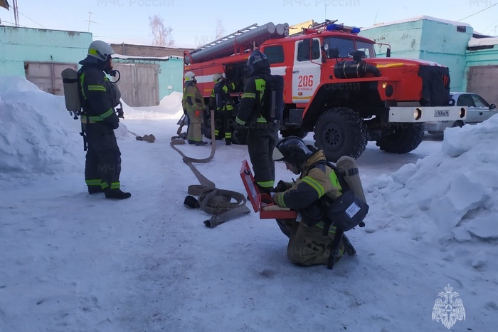 Сбитый беспилотник упал на Волгоградский НПЗ, вызвав возгорание