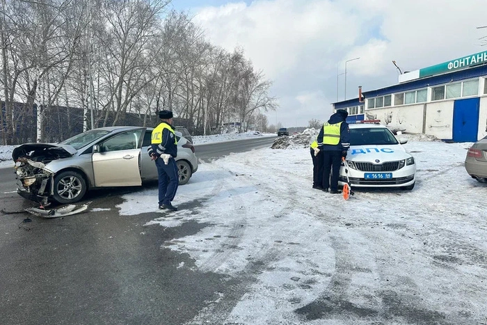 Женщина и ребенок пострадали в Екатеринбурге в ДТП на Сибирском тракте