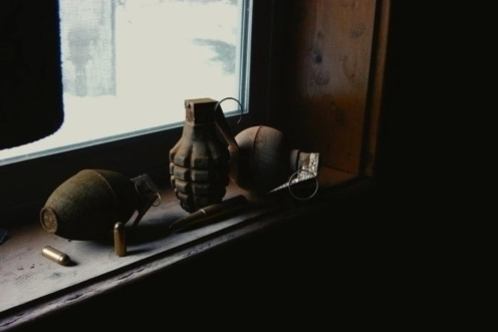 На Новой Сортировке силовики оцепили двор из-за найденной гранаты