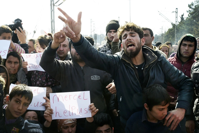 Командующий НАТО: ИГИЛ распространяется среди беженцев, как рак