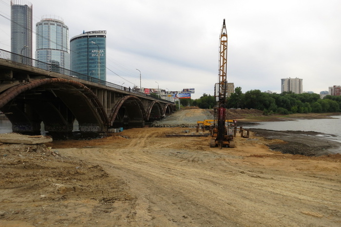 Движение трамваев по Макаровскому мосту будет закрыто на месяц