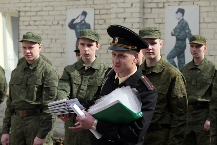 Более 4 тысяч свердловчан отправятся на военную службу в ходе осеннего призыва