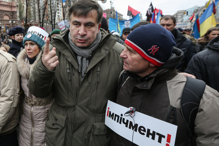 Саакашвили поведал об объемах потребляемого Порошенко алкоголя