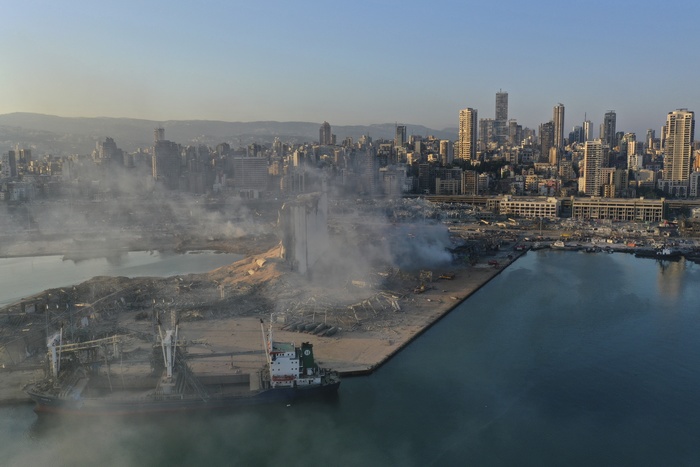 МЧС РФ объявило о начале спасательной операции в Бейруте. ФОТО