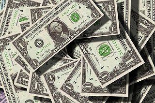 Может подняться до 140 рублей: екатеринбургский аналитик рассказал о возможном курсе доллара
