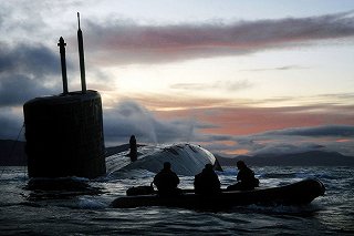 Британские моряки попались на кокаине перед слежкой за российскими подлодками