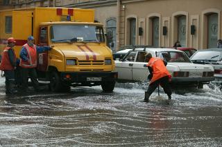 Вода с дорог почти откачана. Когда она появится в домах — пока неизвестно