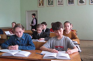 Чиновникам велели готовить школы к войне