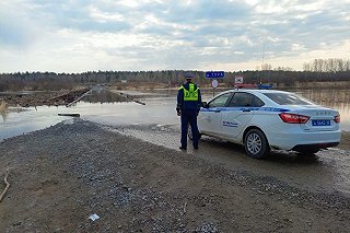 Сразу три свердловских моста затопило