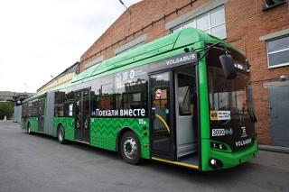 Водитель в Екатеринбурге высказался про новые автобусы — «гармошки», которые скоро выйдут на линию