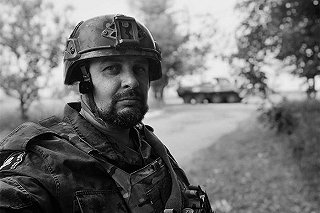 Статуэтка, которую вручили погибшему военкору Владлену Татарскому, была в виде его головы