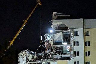 Найденный живым под плитами рухнувшего в Саратове дома скончался