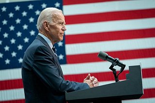 Беспорядки и эвакуация: как Байдена утвердили президентом США