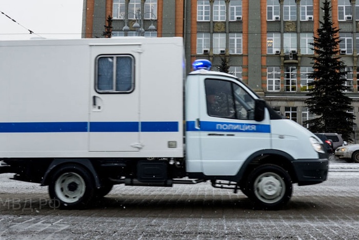 Полиция, Росгвардия и спецназ устроили рейд по клубам Екатеринбурга