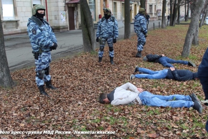 Пользовались псевдонимами: на Урале осудят банду, грабившую квартиры в разных городах