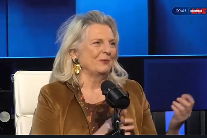 «Назвала нас гиенами». В Австрии запустили процесс лишения экс-главы МИД Карин Кнайсль гражданства