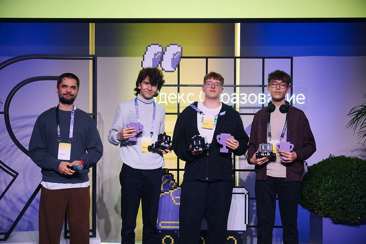 Два старшеклассника из Екатеринбурга стали победителями олимпиады по информатике в Москве