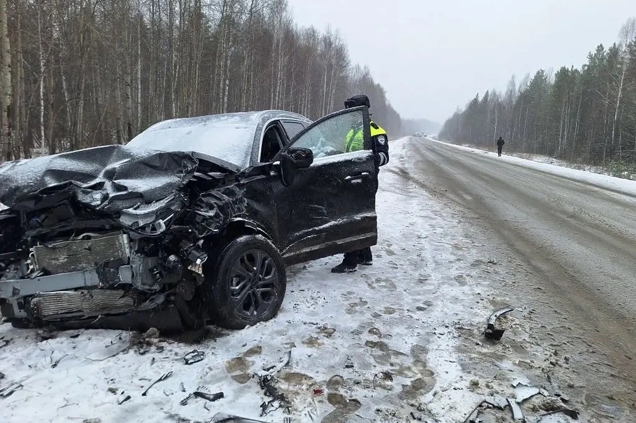 «Все ехали на летних шинах». Семь человек пострадали в одном ДТП под Алапаевском (ФОТО)