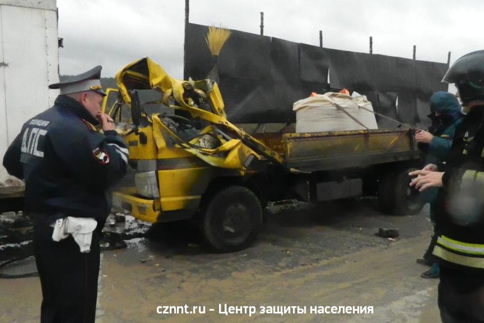 Танк «дал подзатыльник» грузовику в Нижнем Тагиле, у водителя — сотрясение