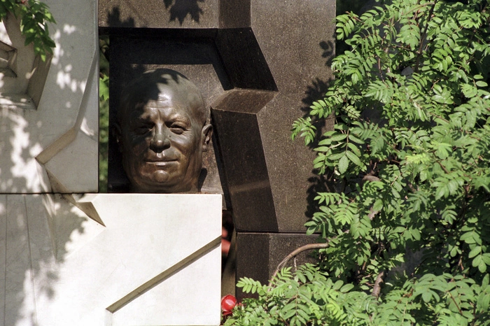 Академик Юрий Бочаров: хрущевки могут простоять еще 100 лет