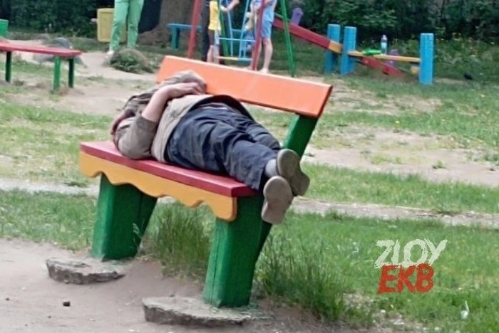 Жители Екатеринбурга стонут от «бухариков», оккупировавших беседки, скамейки и детские площадки