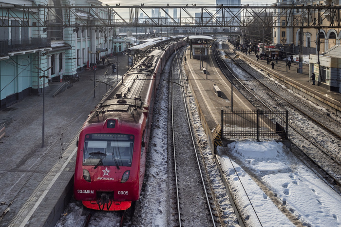 В Свердловской области под колёсами поезда погиб машинист