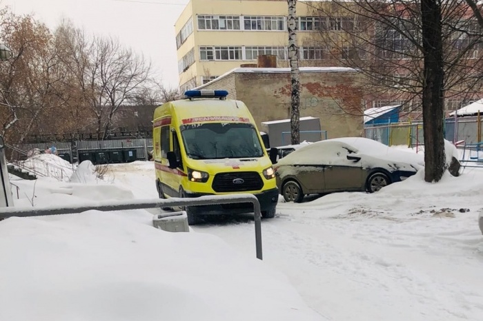 В Екатеринбурге в квартире обнаружили труп человека