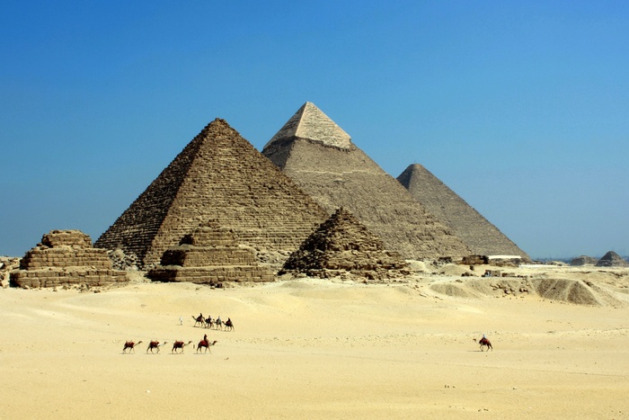 Семья уральцев застряла в Египте без денег