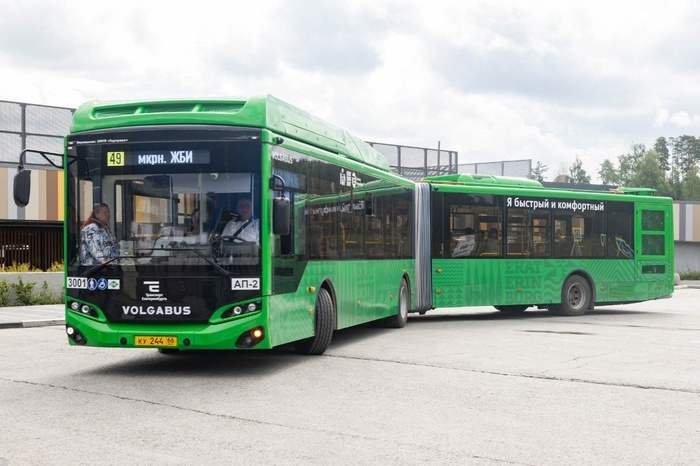 На ЖБИ водители возмущены новыми автобусами-гармошками
