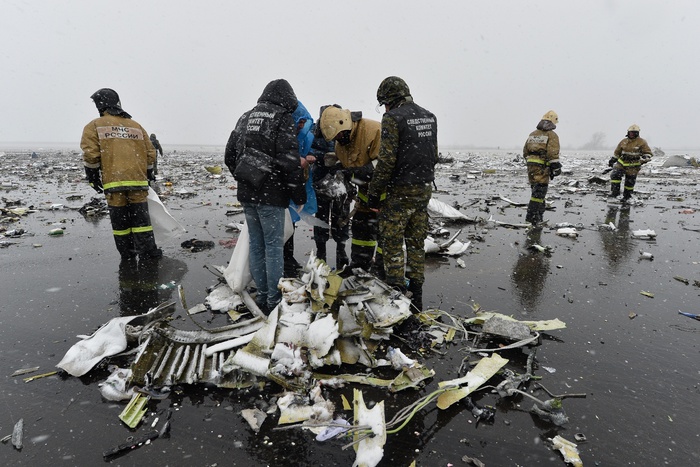 Росавиация поручила компаниям проверить пилотов после крушения Boeing 737