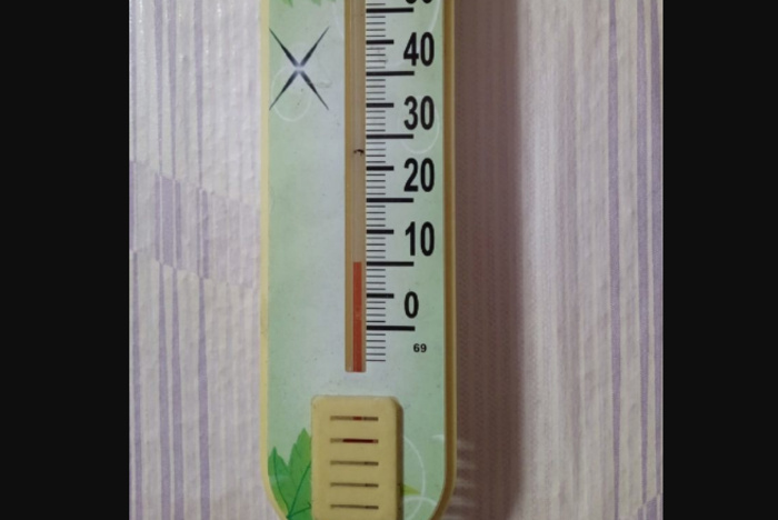 Сельский фельдшер из Свердловской области сообщила, что замерзает в служебной квартире