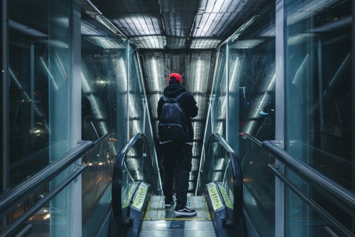 Екатеринбургский торговый центр остался без света из-за пожара на заводе