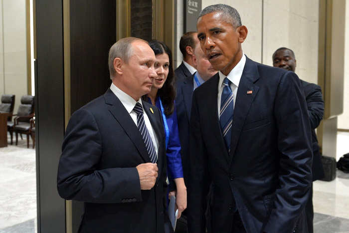Снимок с холодными взглядами Путина и Обамы на G20 стал мемом
