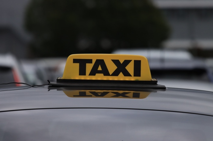 В Екатеринбурге из-за жары выросли цены на такси