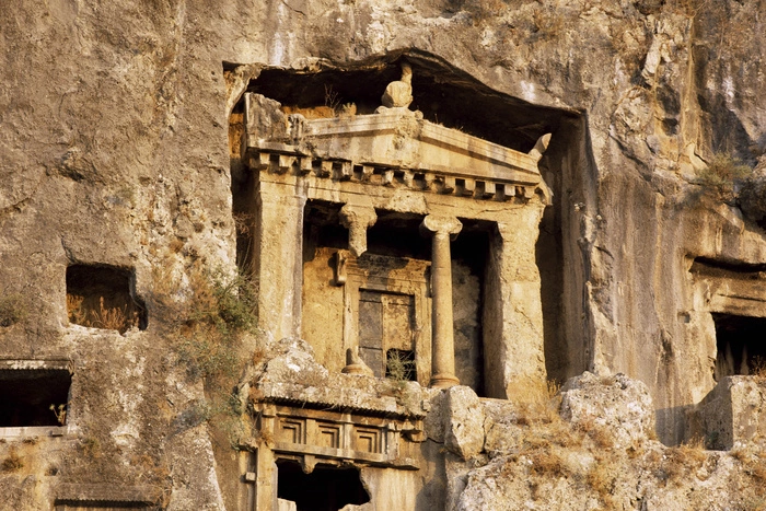 Медведев назвал условие возобновления туров в Турцию